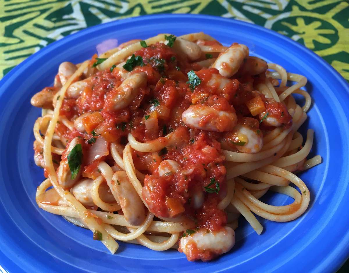 linguine_beans_sauce_recipe_taste_with_gusto_ready_dish_detail1200