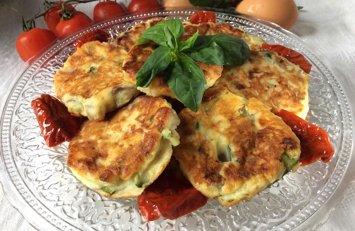 featured_fritters with herbs, vegetables, and sundried tomatoes_plated7