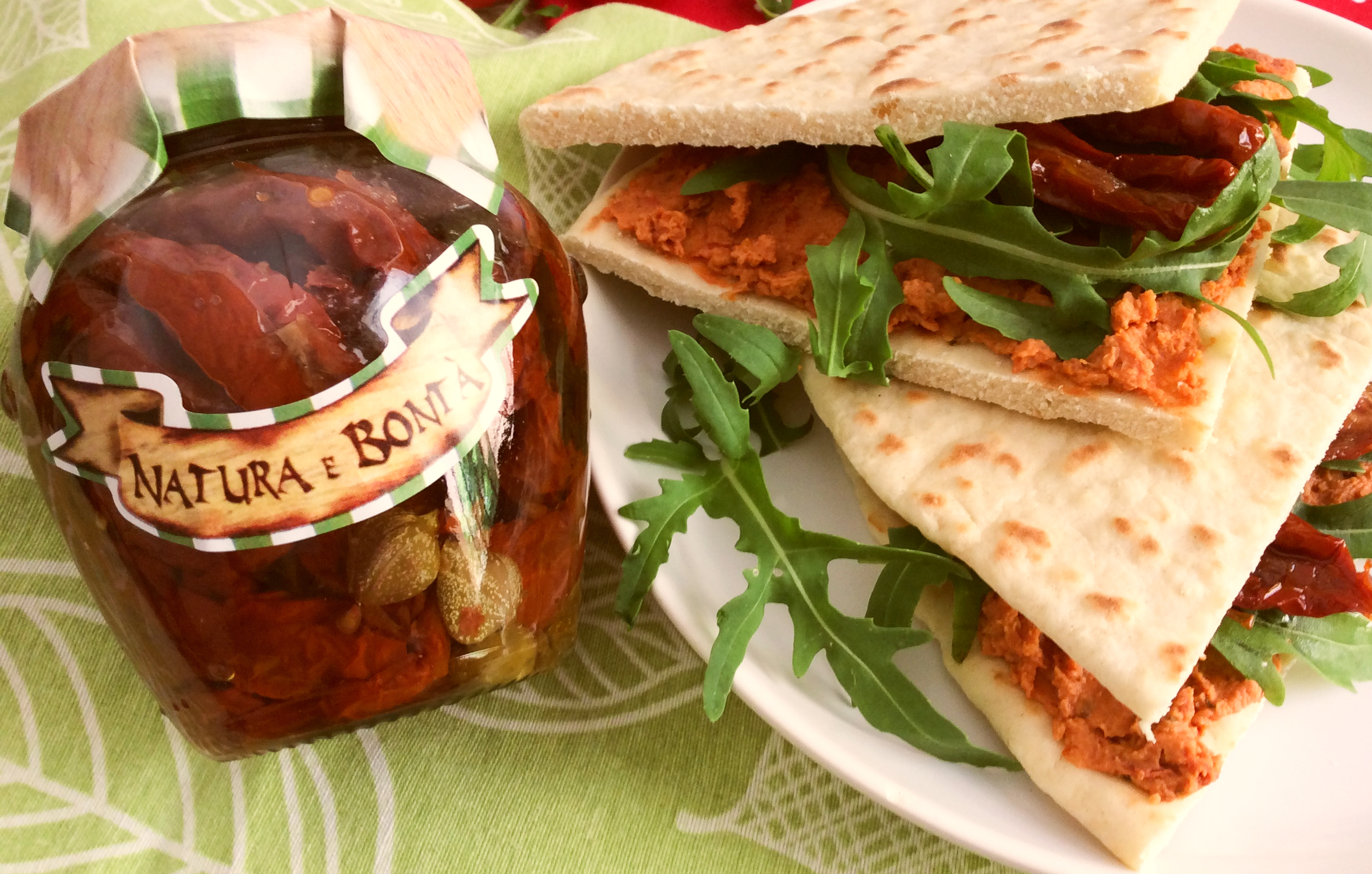 feat_bf_1_Piadina_with_sundried_tomatoes_sauce_and_rocket