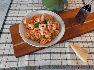 tortellini with tomato and cream