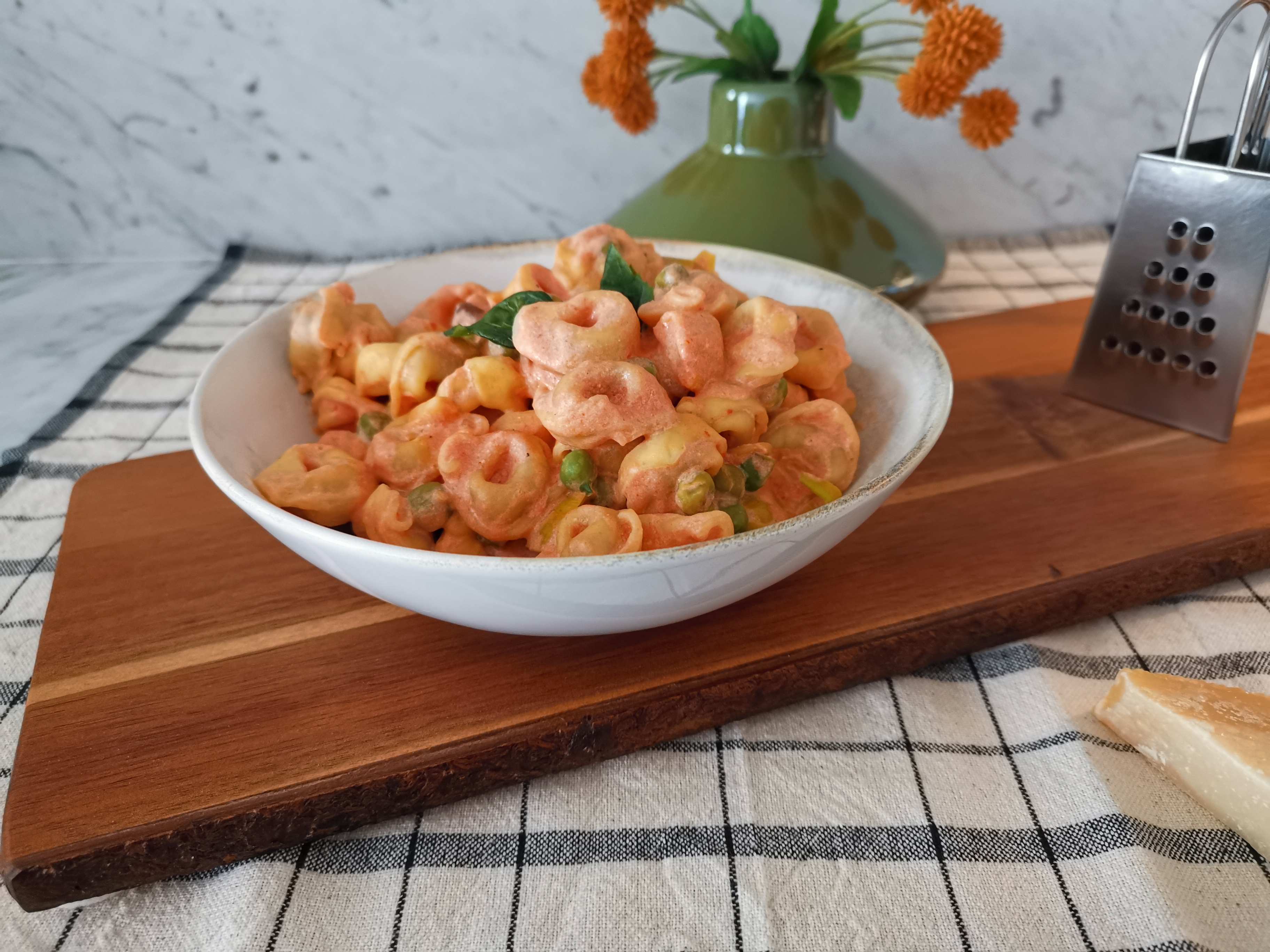 tortellini with pink sauce